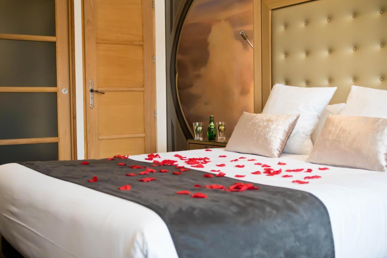 Hotel Et Spa Le Lion D'Or Пон-л'Эвек Экстерьер фото